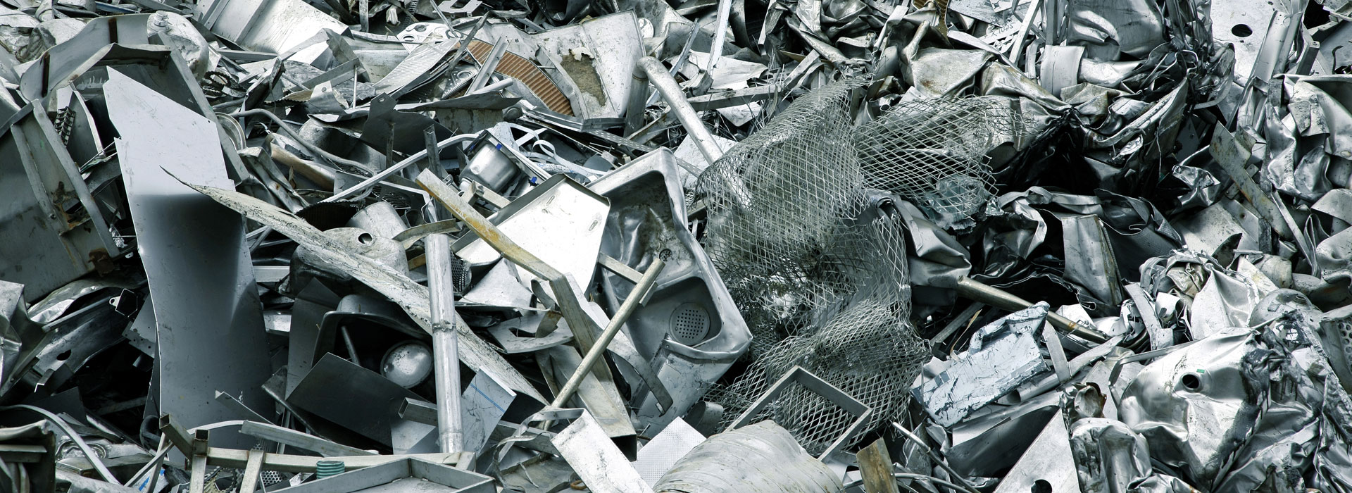 Metal recycling. Ferrous Metal Recycling. Распил металлолома. Лом и отходы стальные.